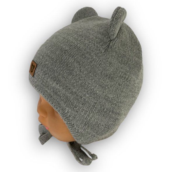 Шапка в'язана дитяча для хлопчика на весну